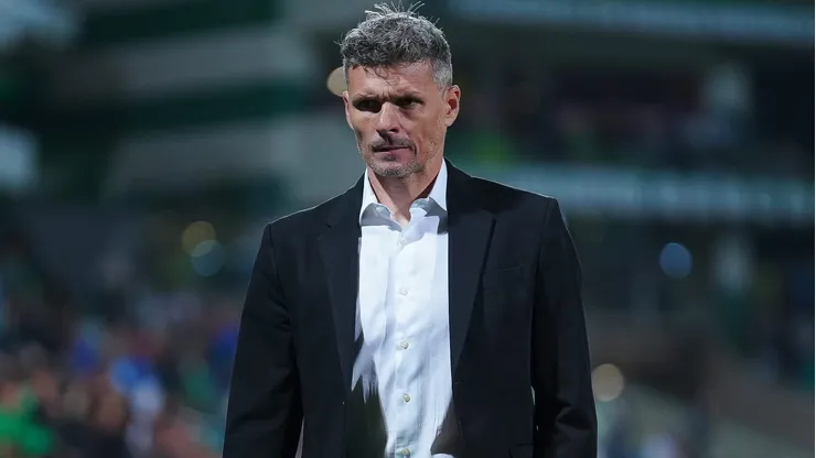 El DT argentino viene de ganar su primer partido oficial al frente de Santos Laguna.
