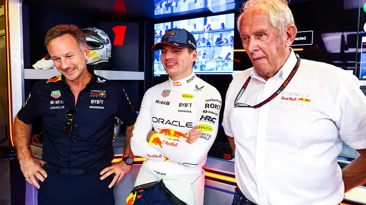 Christian Horner, Max Verstappen y Helmut Marko en el box de Red Bull
