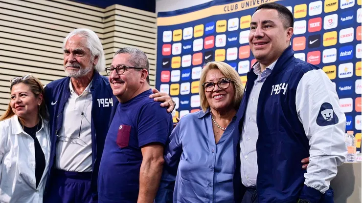El emotivo gesto de Efraín Juárez durante su presentación como DT de Pumas
