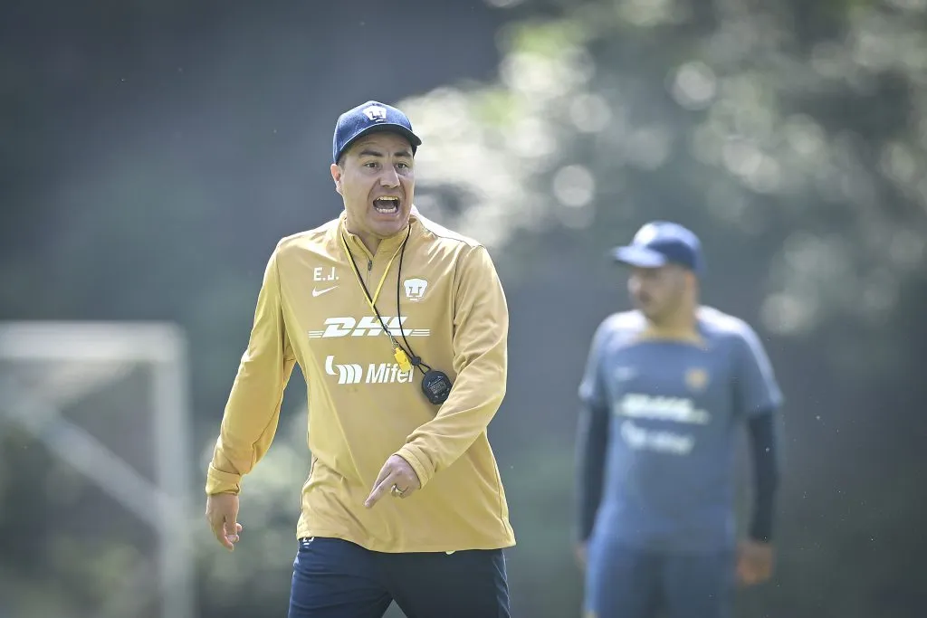 La intensidad de Efraín Juárez en sus primeros entrenamientos de Pumas (Getty Images)