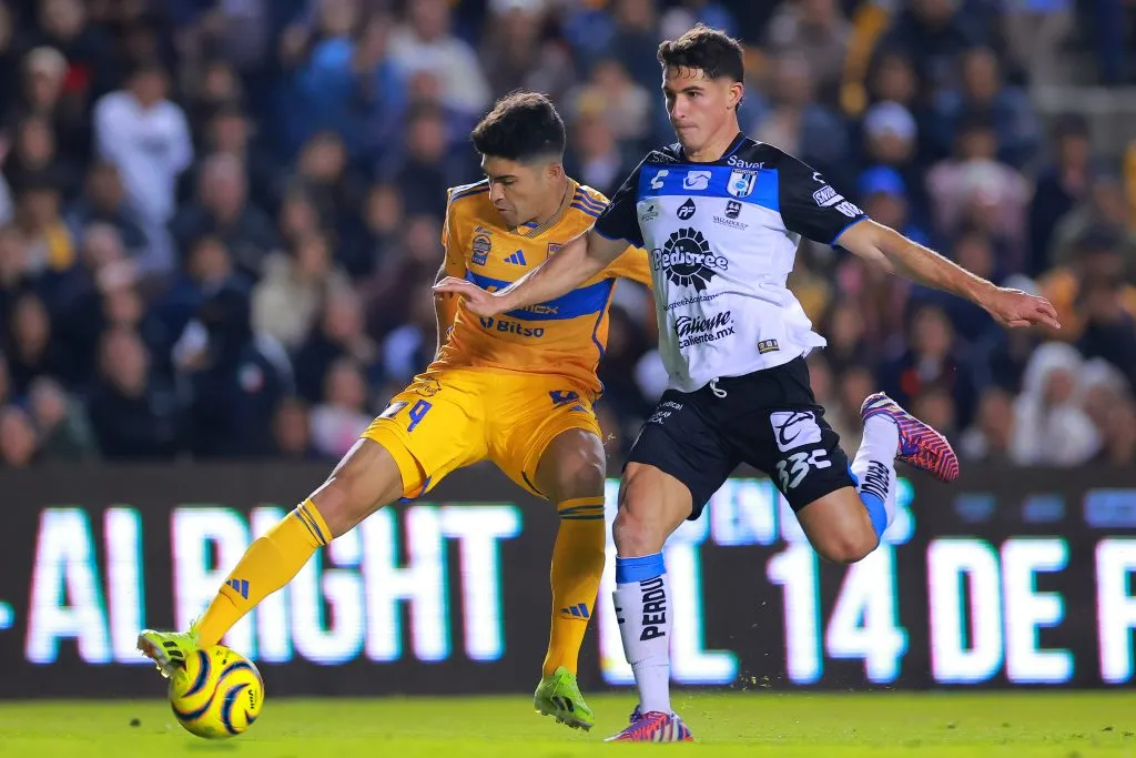 Nicolás Ibáñez pelea la posición con Pablo Ortíz en el Clausura 2024 (GETTY IMAGES)