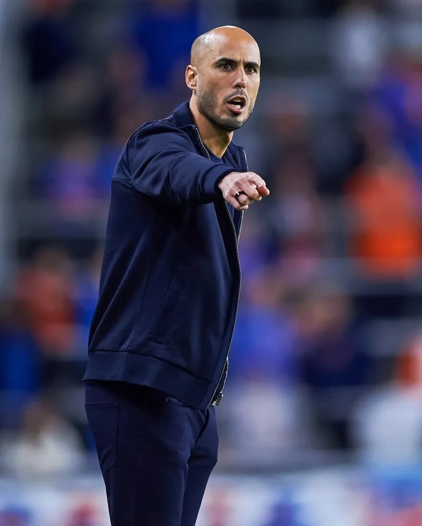 Guido Pizarro en su debut como entrenador (@ClubTigres)