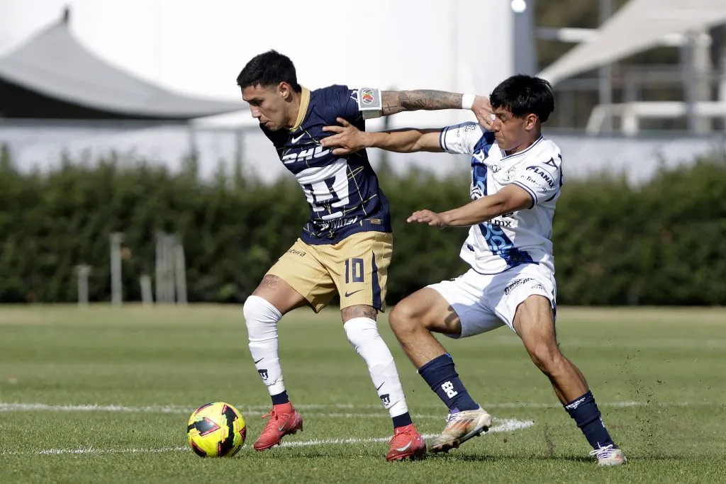 Leo Suárez fue titular en la Sub-23 de Pumas ante Puebla y disputó todo el primer tiempo. (Imago7)