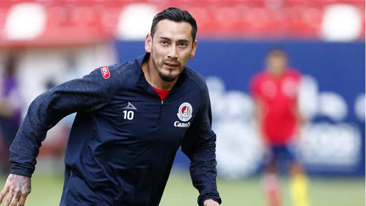 Sambueza se desempeñó como futbolista durante 20 años y también supo ser director técnico.