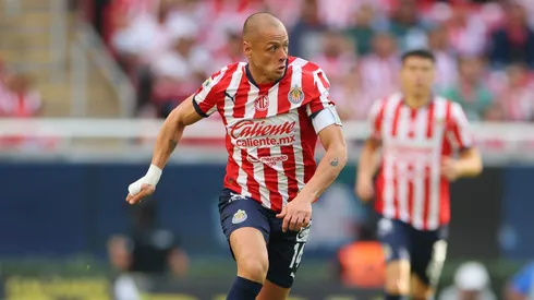 Javier Hernández no será titular en el duelo de Chivas ante América por la Concachampions