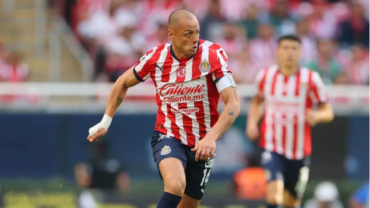 Javier Hernández no será titular en el duelo de Chivas ante América por la Concachampions