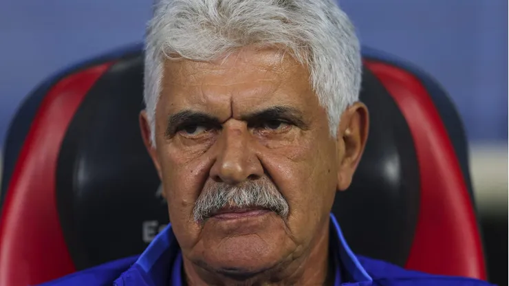 A Tuca Ferretti le preguntaron si entrenaría a Rayados