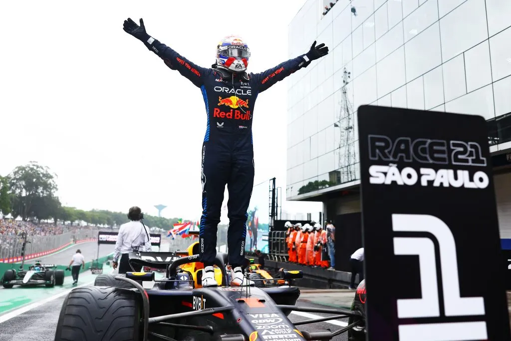 Max Verstappen celebra su memorable triunfo en el GP de Brasil 2024 (GETTY IMAGES)