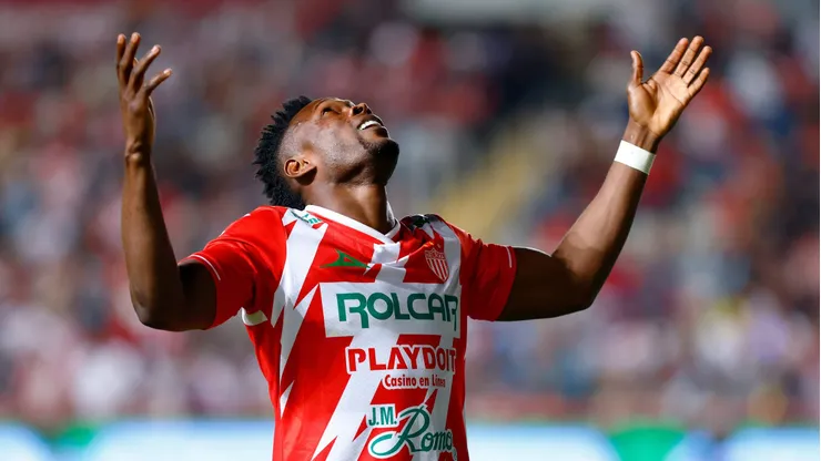 Necaxa pierde a Diber Cambindo por un largo tiempo.