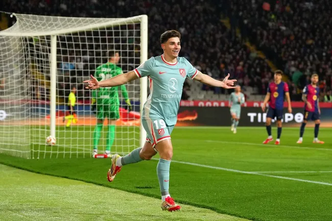 Julián Álvarez ya le convirtió al Barca en Copa del Rey: ¿repetirá en LaLiga? [Foto: Getty]