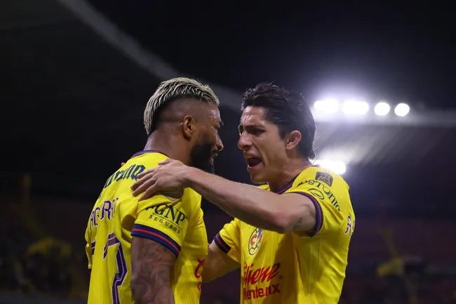 América mira a todos desde arriba: ¿quién lo podrá bajar? [Foto: Getty]