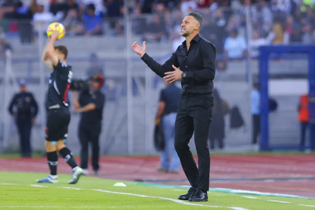 Demichelis le ganó el duelo táctico a Efraín y Rayados festejó [Foto: Getty]