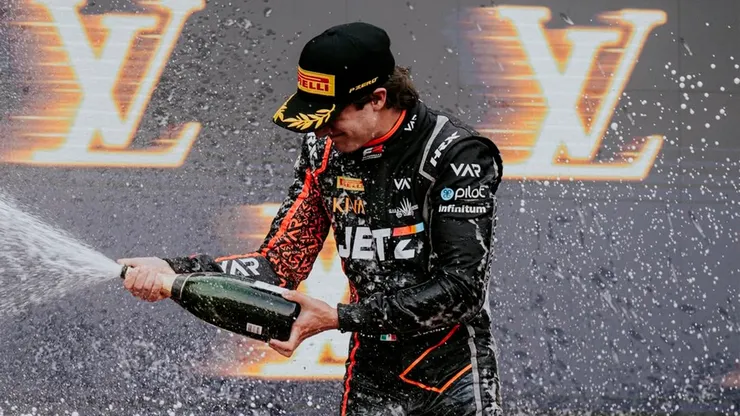 Santiago Ramos celebra su triunfo en la carrera Sprint del GP de Australia de la F3