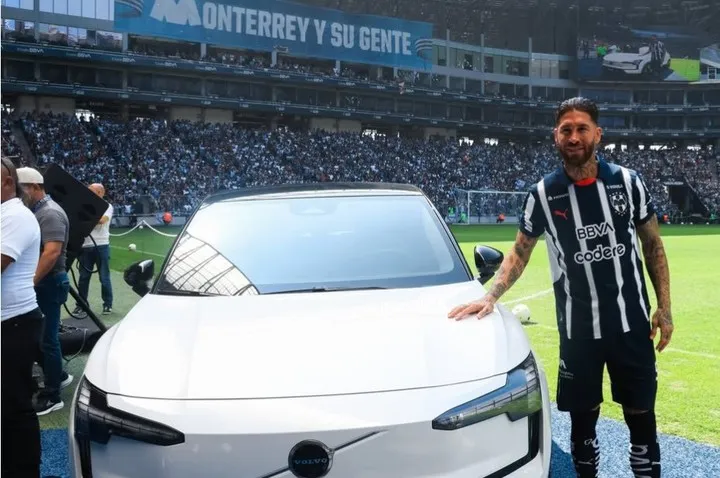 El regalo para Sergio Ramos (@Rayados)