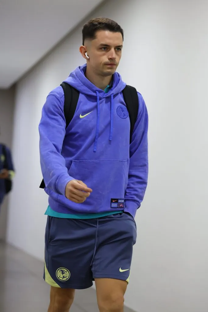 ZAPOPAN, MEXICO – MARCH 8: Alvaro Fidalgo of America arrives for the 11th round match between Chivas and America as part of the Torneo Clausura 2025 Liga MX at Akron Stadium on March 8, 2025 in Zapopan, Mexico. (Photo by Simon Barber/Getty Images)