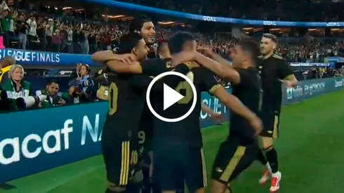 Raúl Jiménez puso al frente al 'Tri' ante Canadá.