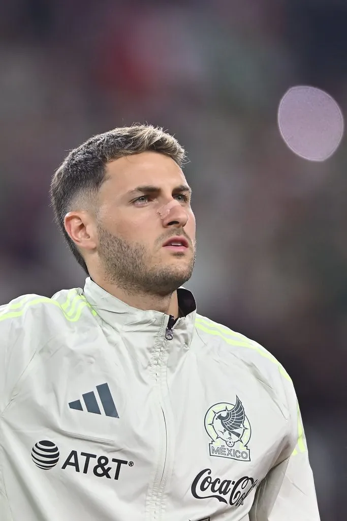 Santiago Giménez acumula quince partidos sin anotar con la Selección Mexicana. (Imago7)