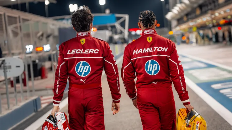Charles Leclerc y Lewis Hamilton, pilotos de Ferrari