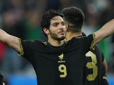 Una leyenda de la Premier League halagó a Raúl Jiménez