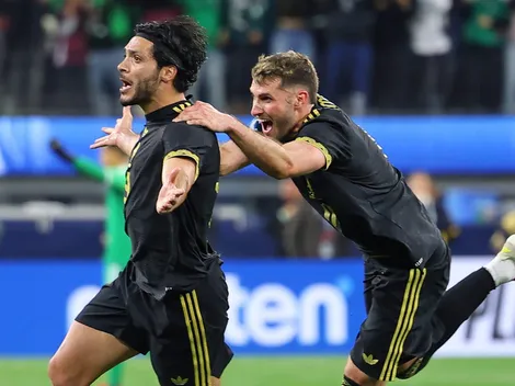 Raúl Jiménez contó cómo fue jugar junto a Santiago Giménez en el ataque