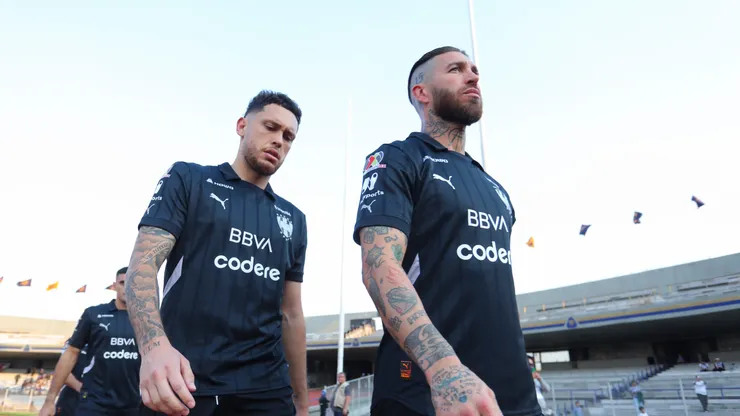Lucas Ocampos y Sergio Ramos en Rayados