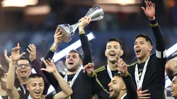 Santiago Giménez campeón con México