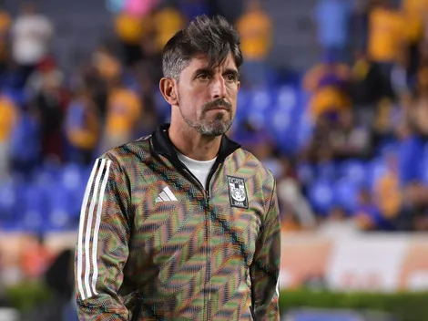 La decisión que tomó Veljko Paunovic mientras espera por ofertas