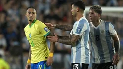 Raphinha no la pasó bien ante Argentina.