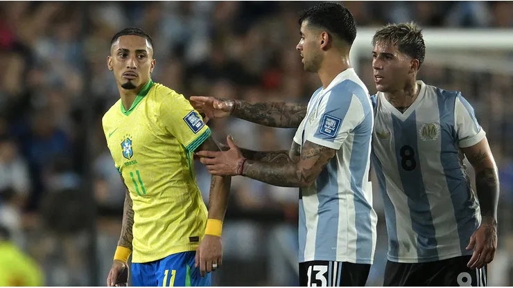 Raphinha no la pasó bien ante Argentina.