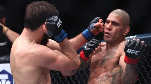 Magomed Ankalaev le arrebató el cinturón de los semipesados a Alex Pereira.