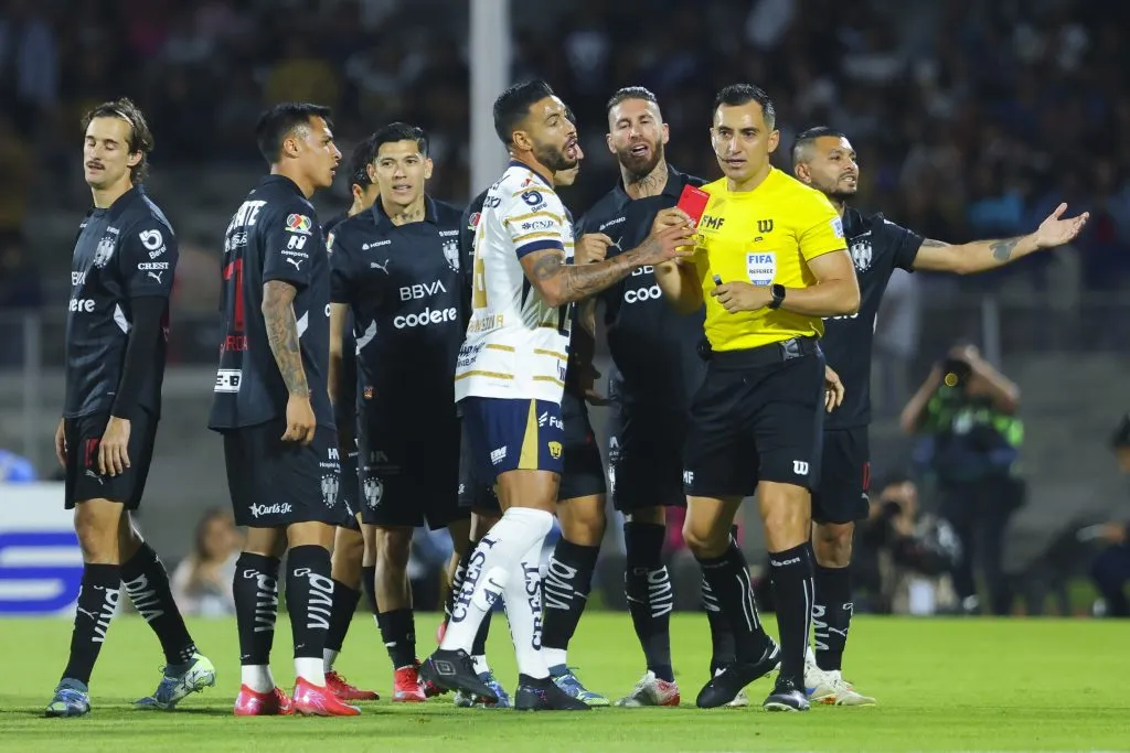 Sergio Ramos deberá cumplir una jornada de suspensión tras haber sido expulsado ante Pumas. (Getty Images)