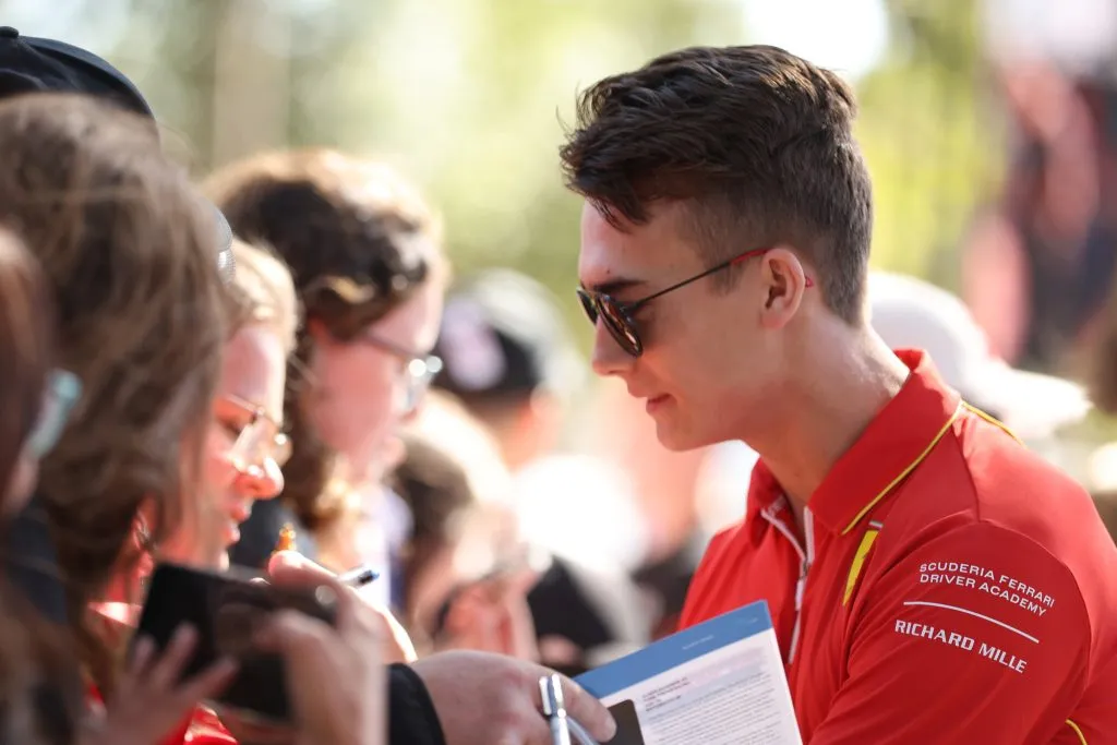 Dino Beganovic, piloto que reemplazará a Charles Leclerc en la FP1 de Bahréin (GETTY IMAGES)