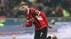 Santiago Giménez no es titular contra Atalanta