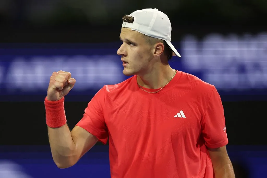 Mensik comenzó a jugar al tenis con apenas cinco años. (Getty Images)