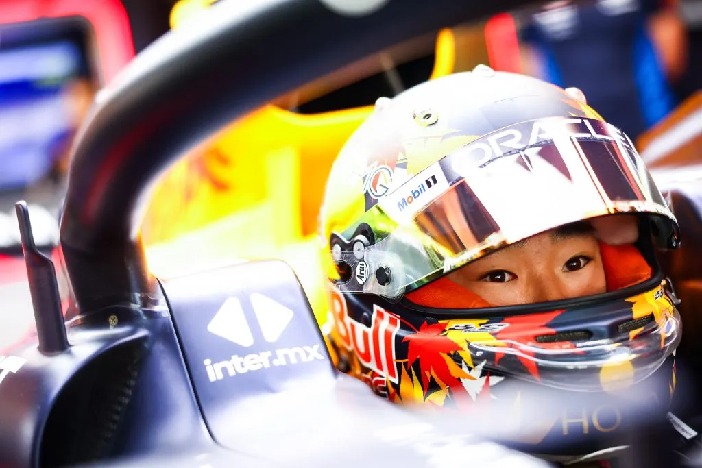 Yuki Tsunoda en el coche de Red Bull Racing (GETTY IMAGES)