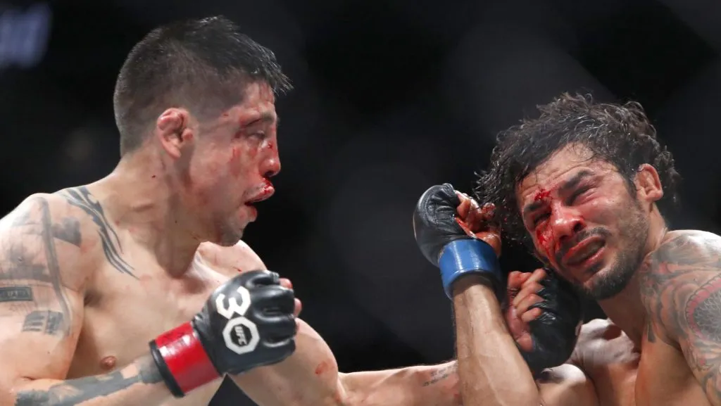 Brandon Moreno y Alexandre Pantoja se enfrentaron tres veces, con la última en 2023 y todas victorias del brasileño. (GETTY IMAGES)