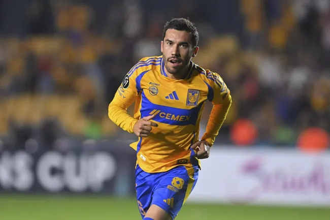 Juan Pablo Vigón es baja de último momento en Tigres (Imago7)