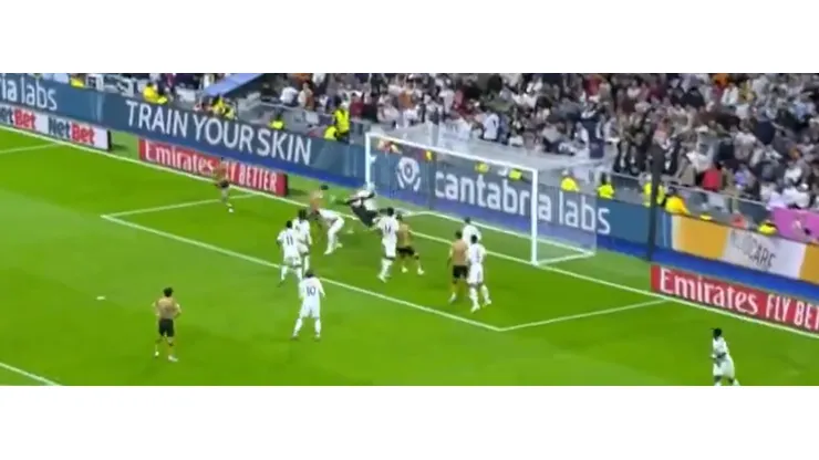 Andriy Lunin está viviendo una jornada para el olvido en la noche madrileña.