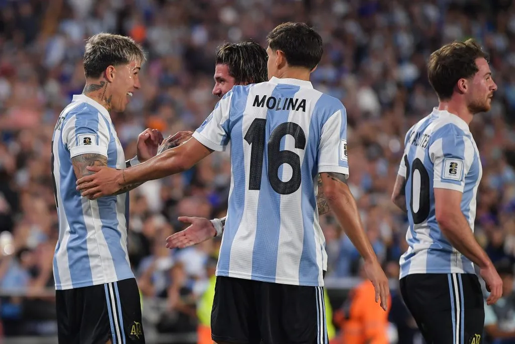 Molina y De Paul, del Atleti, con Enzo Fernández [Foto: Getty]