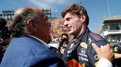 Antonio Pérez junto a Max Verstappen