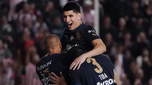 Rayados y Chivas transitan por presentes similares en el Clausura 2025.