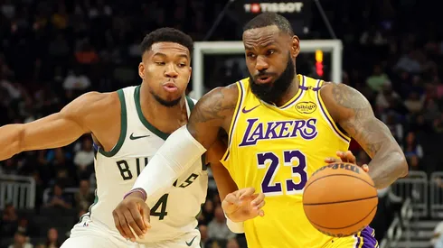 Giannis Antetokounmpo y LeBron James.