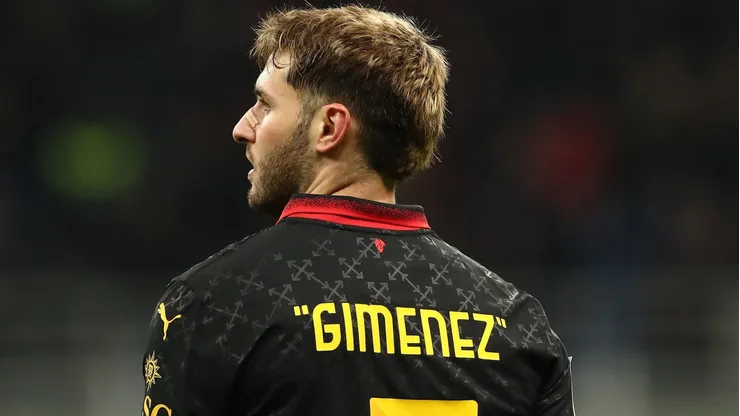 ¿Por qué no juega Santiago Giménez en Milan vs. Fiorentina?