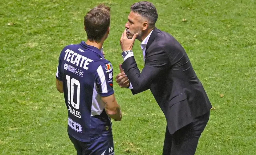 Demichelis busca ‘hacer las pases’ con Sergio Canales [Foto: Imago]