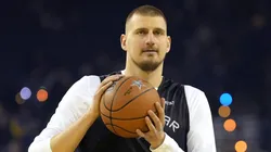 Nikola Jokic cambió la NBA con su forma de ser dentro y fuera de la duela.