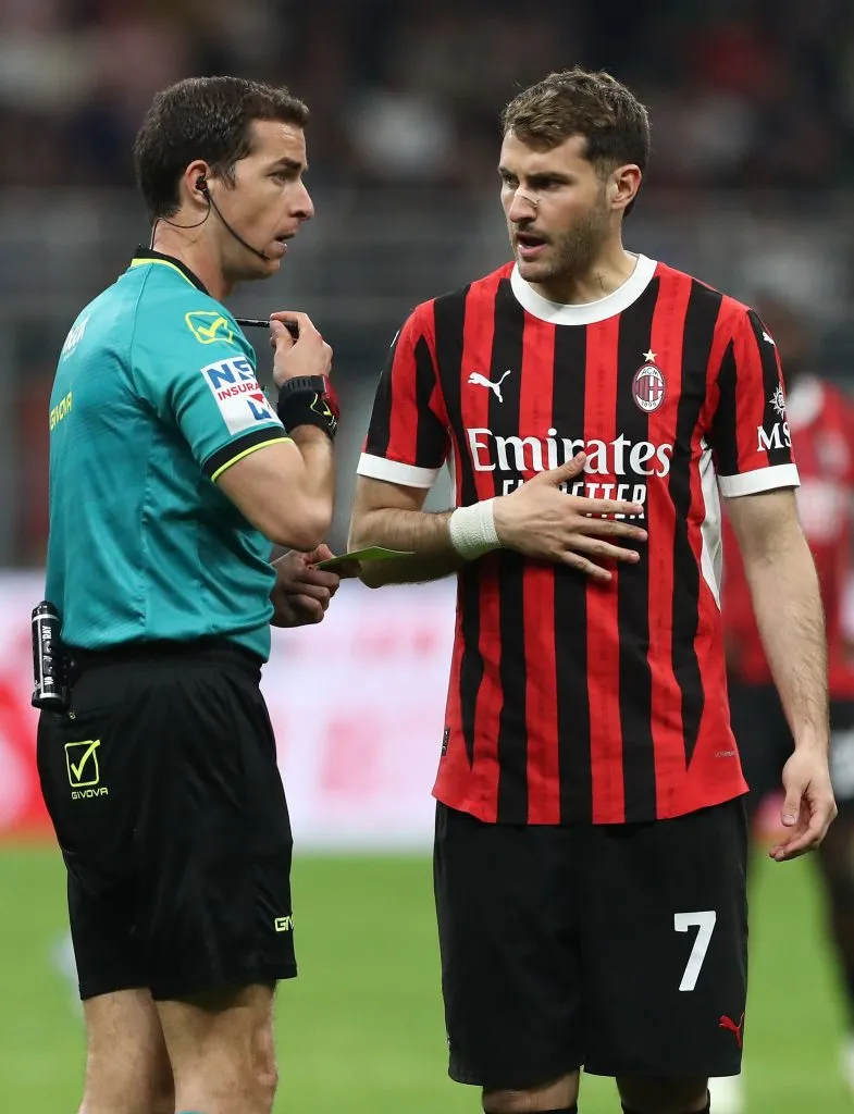 Santiago Giménez en Milan (Getty Images)