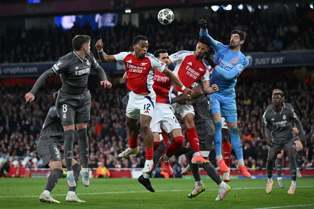 Courtois hizo todo pero no pudo mantener el arco en cero ante Arsenal [Foto: Getty]