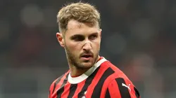 Santiago Giménez está cerca de irse de Milan