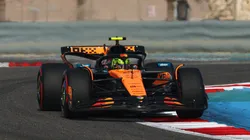 Lando Norris a bordo de su MCL39 en Bahréin
