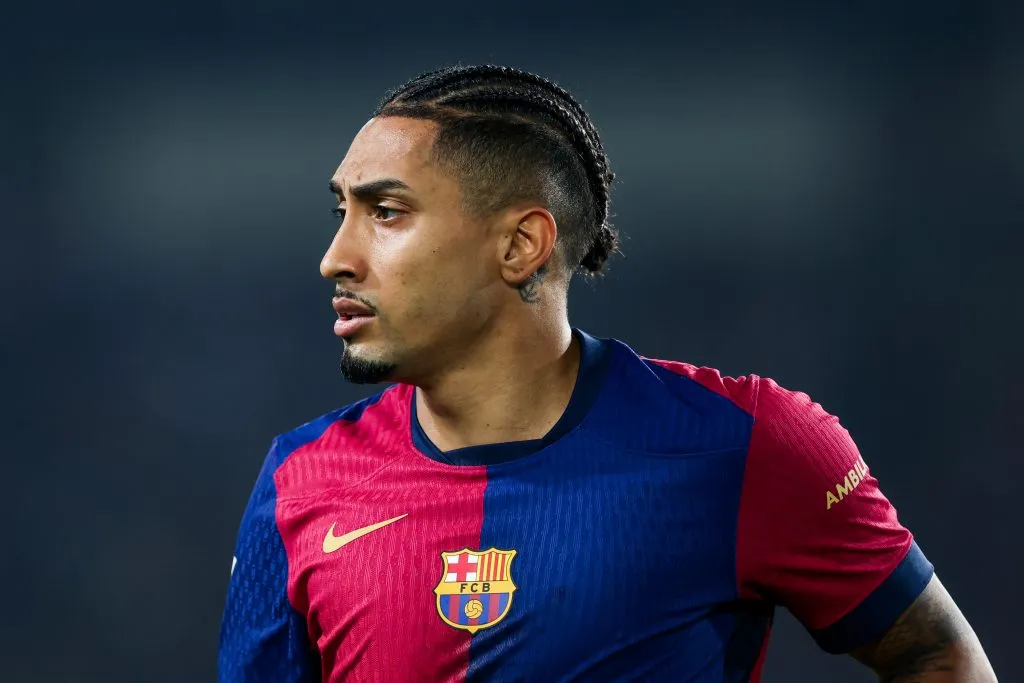 Raphinha, jugador del Barcelona, en un partido de LaLiga de España (GETTY IMAGES)